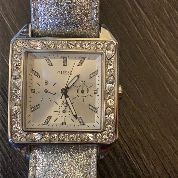 Guess Watch - Picture 3 of 4